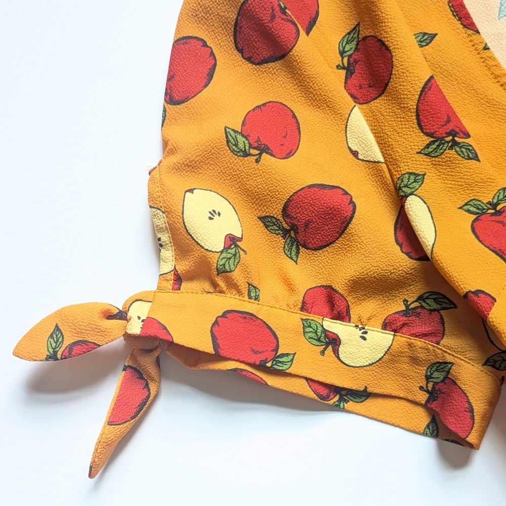 Modcloth V-Neck Red Apple Print Orange Short Tie Sleeve Blouse Size Large EUC - Picture 5 of 9